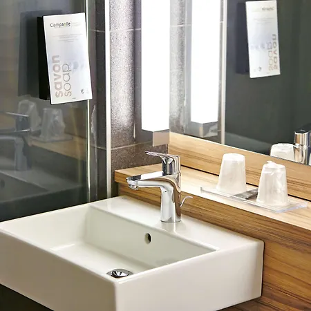 Campanile Nord - Toison D'or Otel Dijon