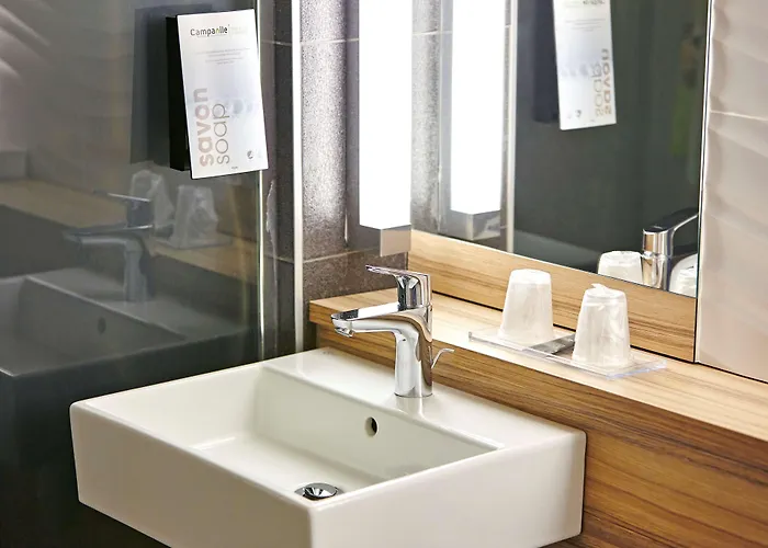 Campanile Nord - Toison D'or Szálloda Dijon